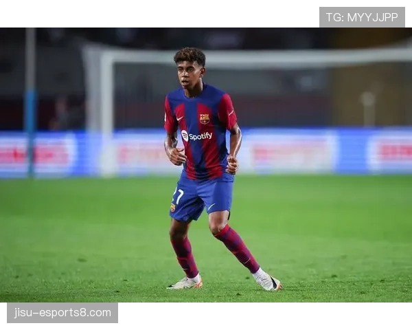 AC米兰有意巴萨后卫杰拉德·马丁,但俱乐部准备启动续约谈判